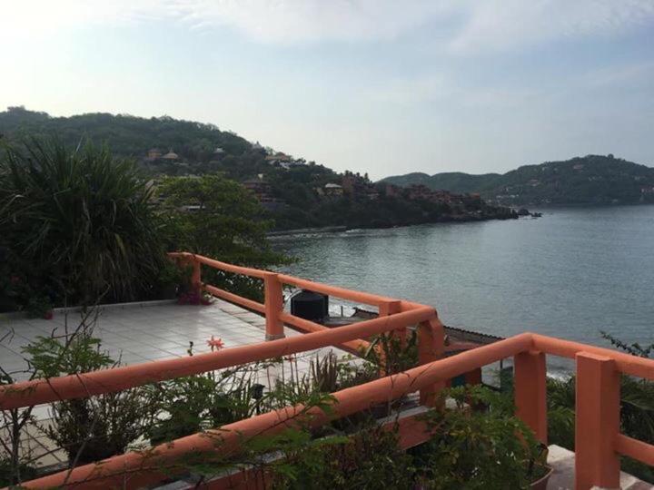 Bungalows Pacificos Zihuatanejo Exterior photo
